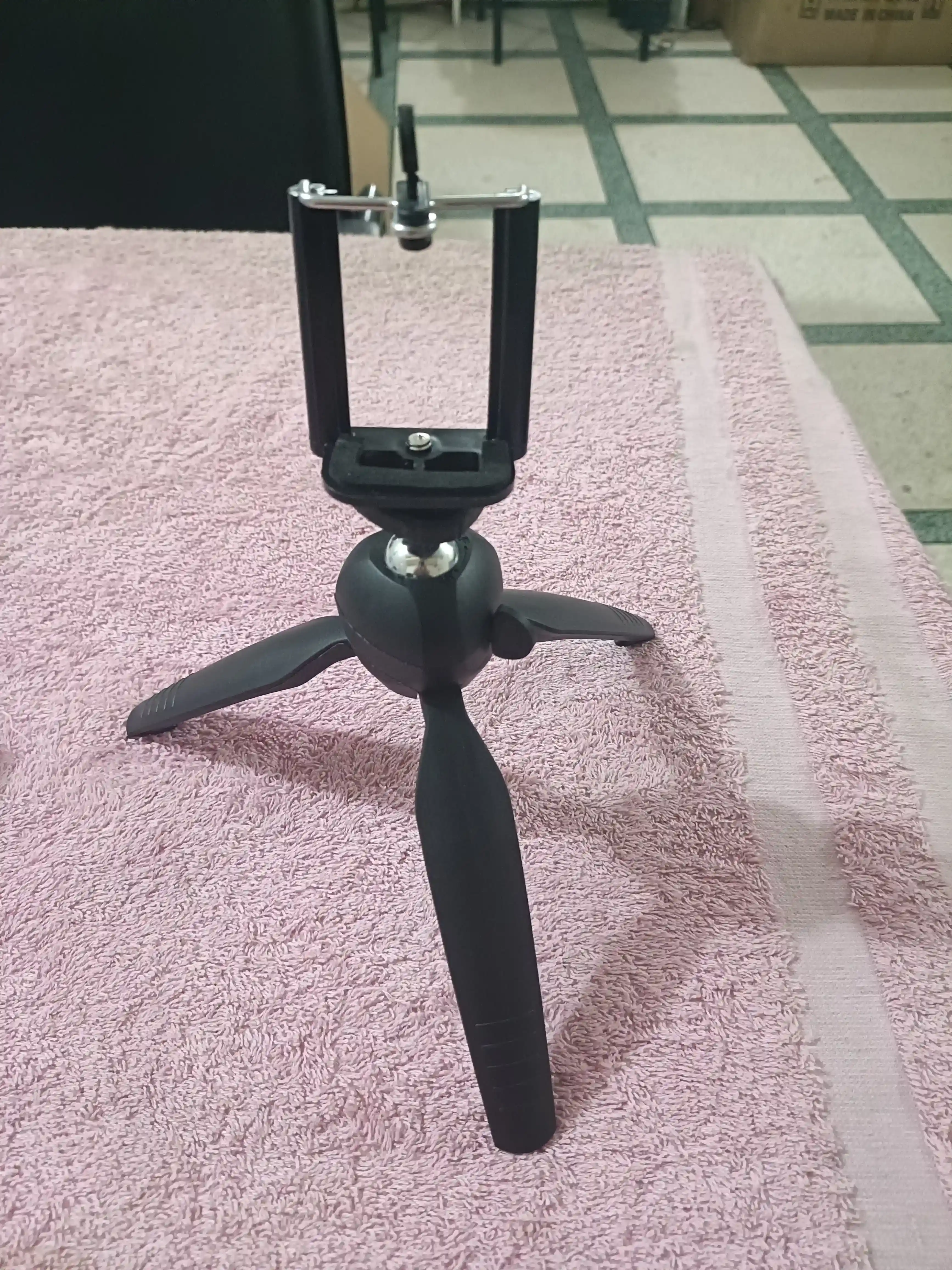 YT-228 mini tripod mount with phone holder clip