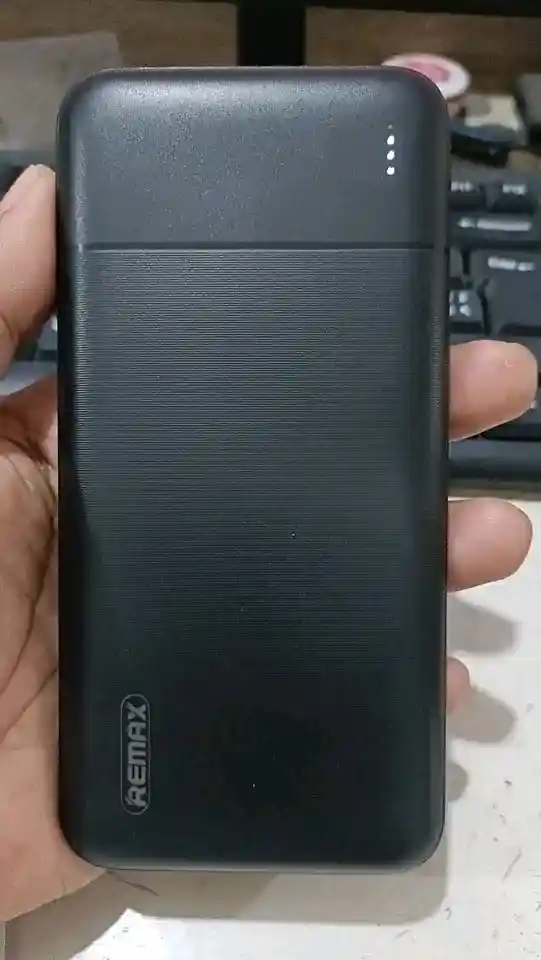 Remax power bank (10000 Mah battery)
